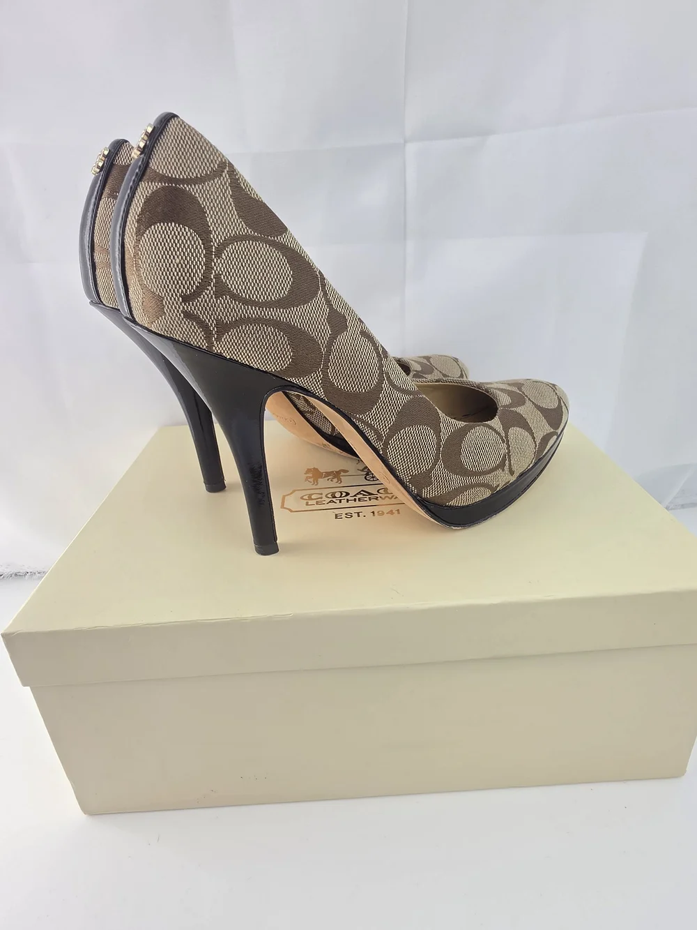 Coach Signature Canvas Brown Pump Heels W Box Sz6
